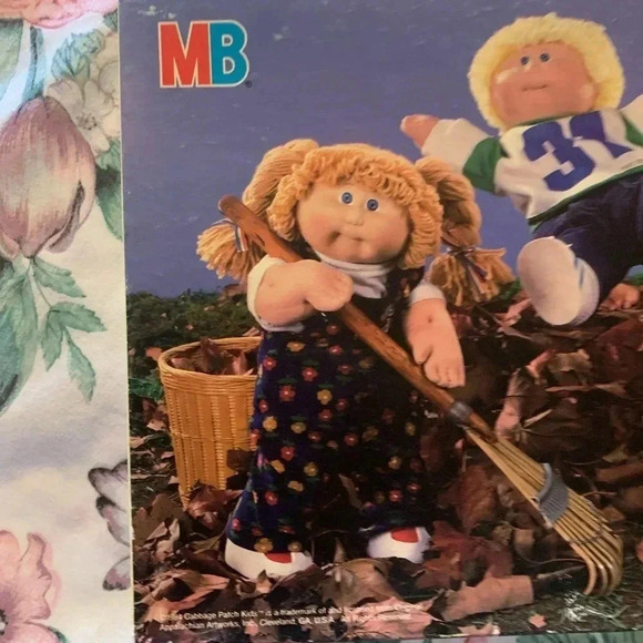 Cabbage Patch Puzzle With 100 Pieces - Picture 2 of 10